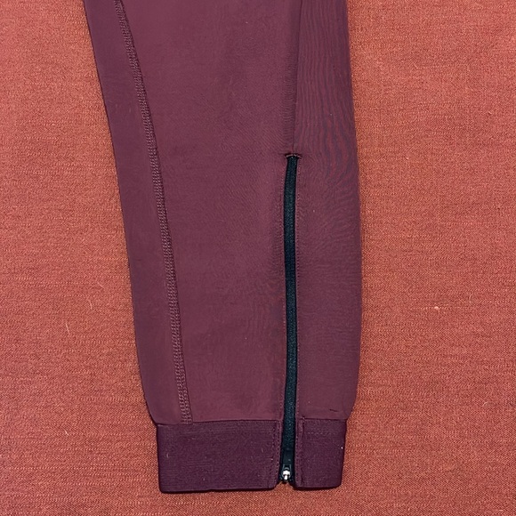 Nike Fleece-Lines Dri-Fit Joggers - Picture 5 of 7